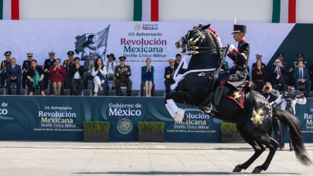 Claudia Sheinbaum encabeza desfile por el 115 aniversario de la ...
