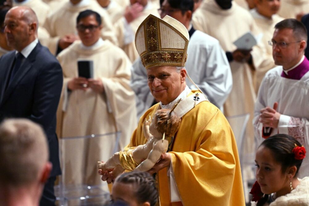 Papa León XIV clama por la paz y el diálogo en su primer mensaje “urbi ...